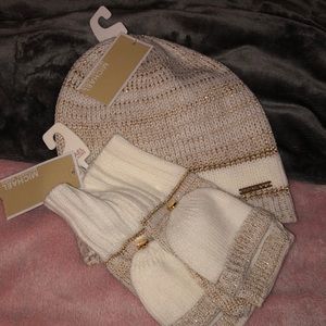 MICHAEL KORS Beanie and Gloves